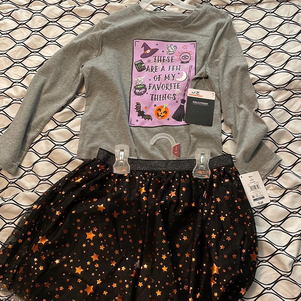 Girl Halloween outfit.
